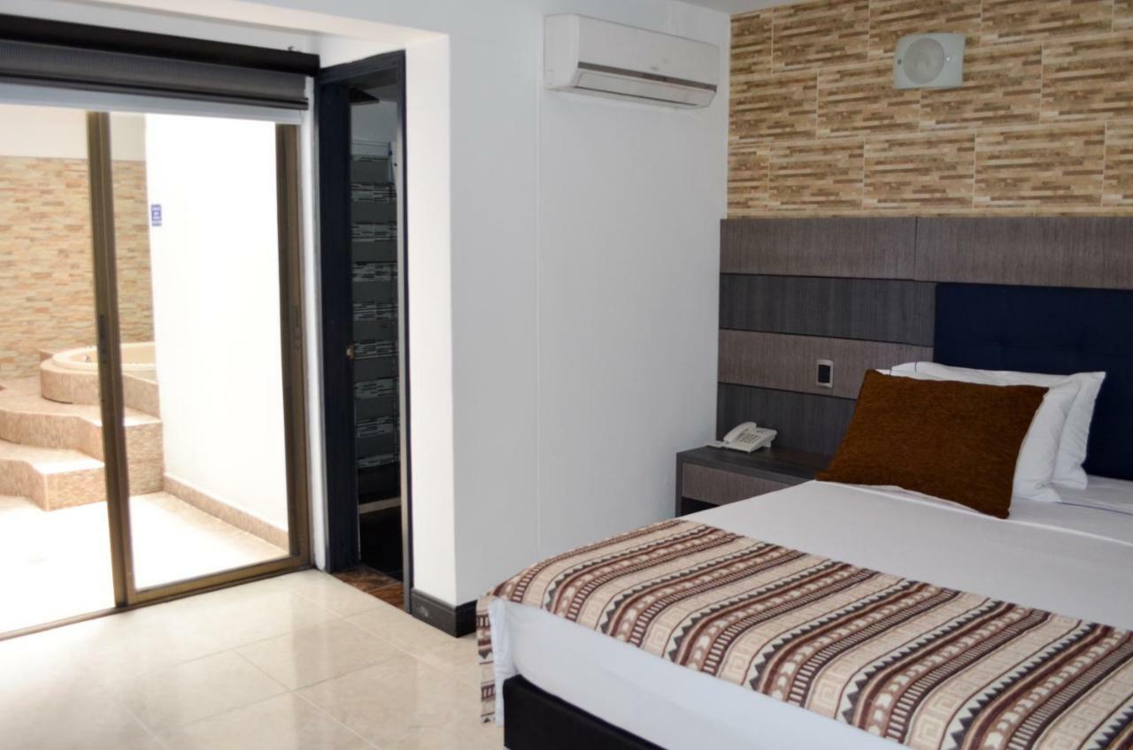 Hotel Parque 70 Medellin Ngoại thất bức ảnh